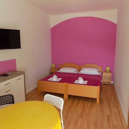 Apartments Galeb Pag - Beach Паг Екстериор снимка
